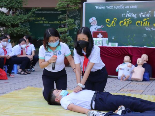 Thoát hiểm và sơ cấp cứu là hai kỹ năng mà tôi nhận thấy rằng nó rất cần thiết. Tuy nhiên, kỹ năng này chưa được người dân Việt Nam chú trọng và quan tâm.